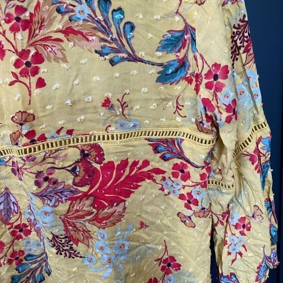 John Paul Richard Petite yellow floral blouse NWT - Picture 3 of 6